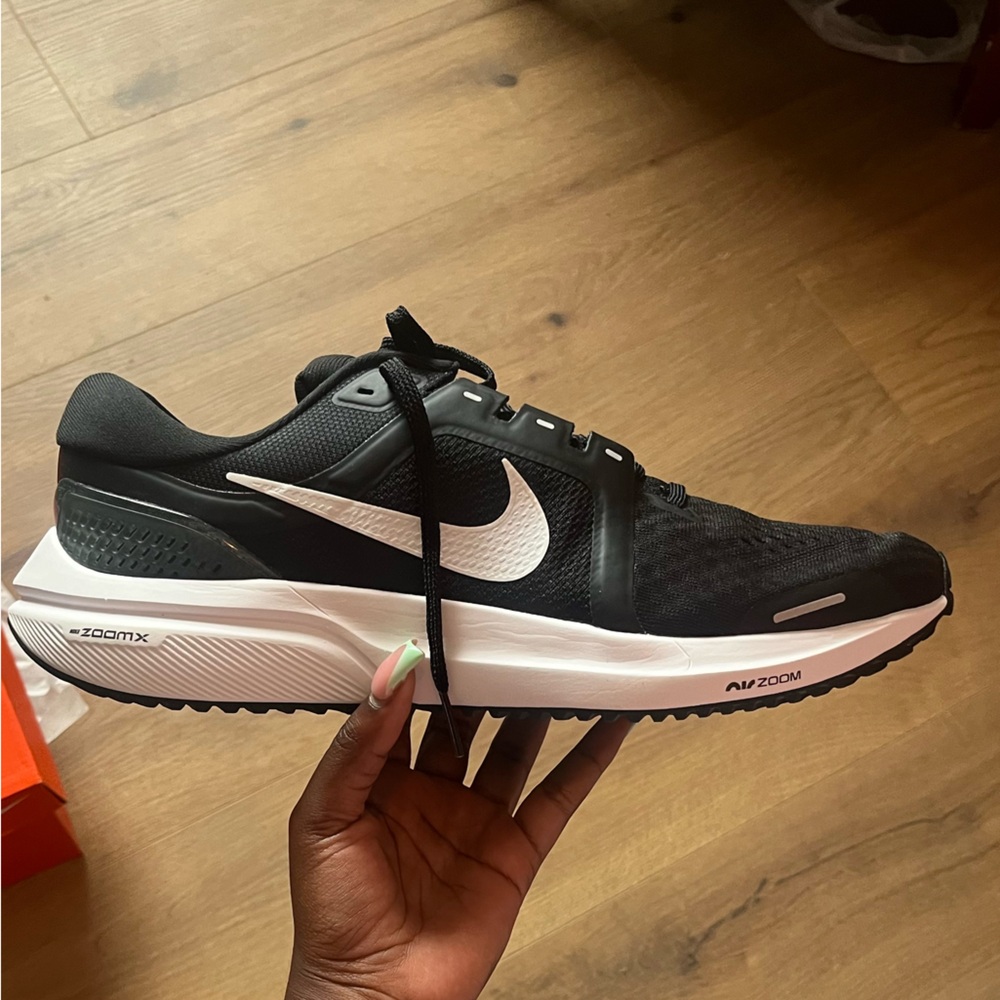 Nike Men’s Air Zoom Vomero 16 Black Running Shoes